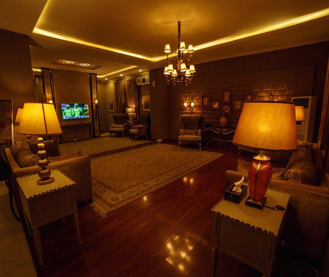 Hotel Shelton's Rezidor Peshawar Exterior foto